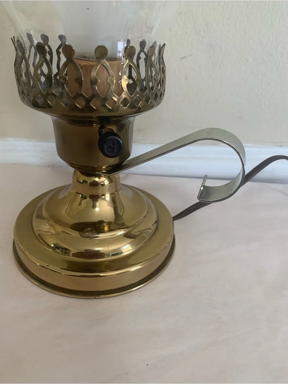Vintage Electric Brass & Glass Hurricane Lamp Etched Grape Vine Shade table lamp